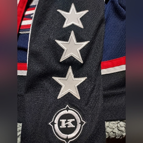 CBJ Youth jersey sz S GUC - Picture 2 of 6